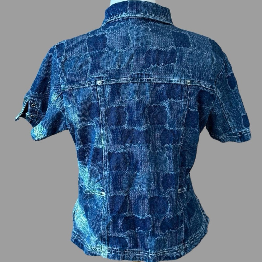 Blue denim button-up top patchwork design - Picture 4 of 4